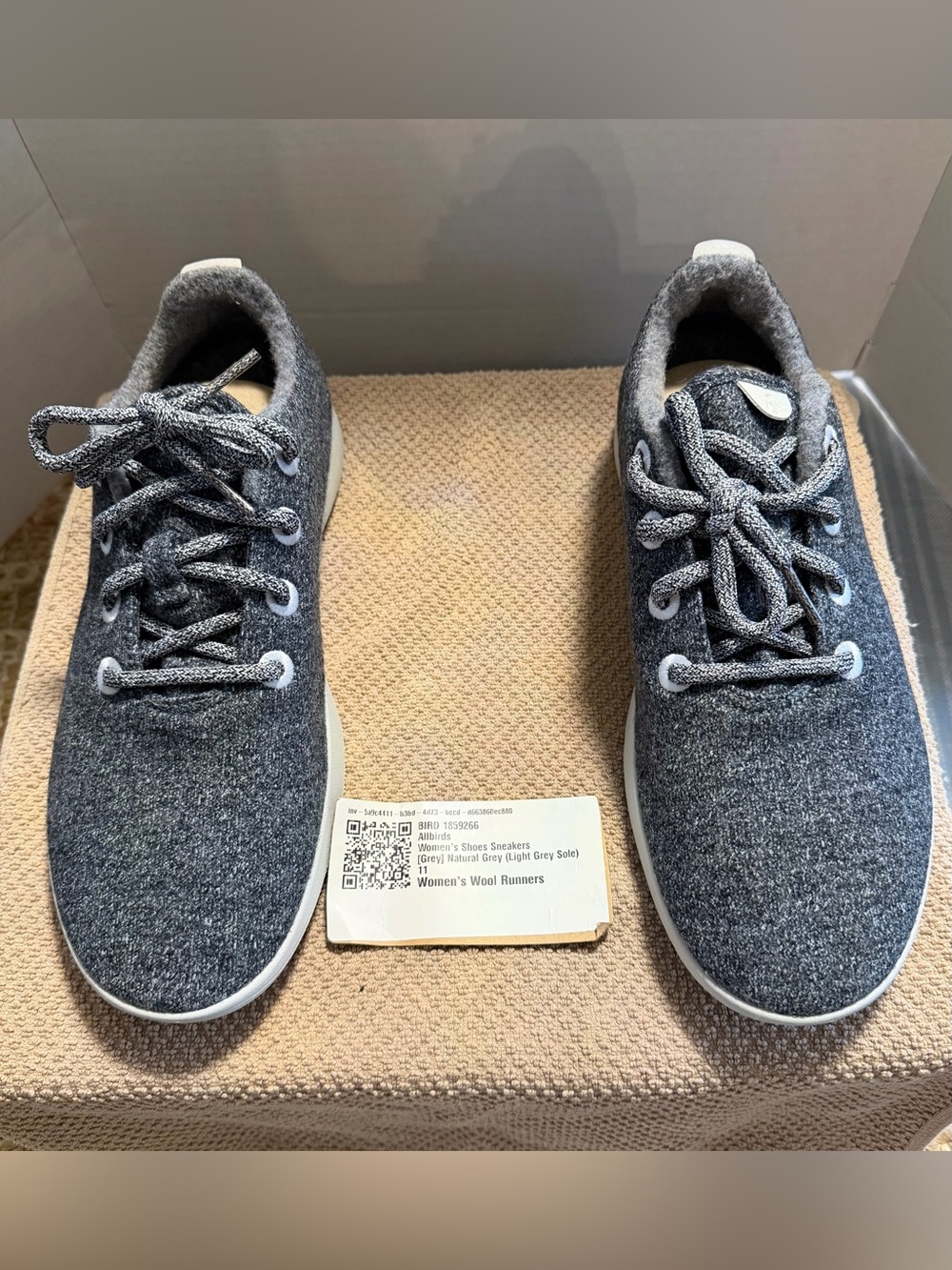 NWOT Merino Wool Size 11 Allbirds Women's Wool Runners Sneakers-no box